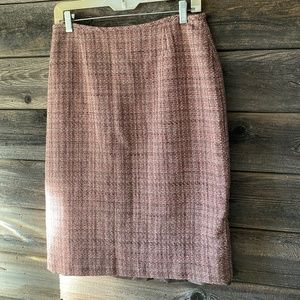 Soft pink tweed skirt